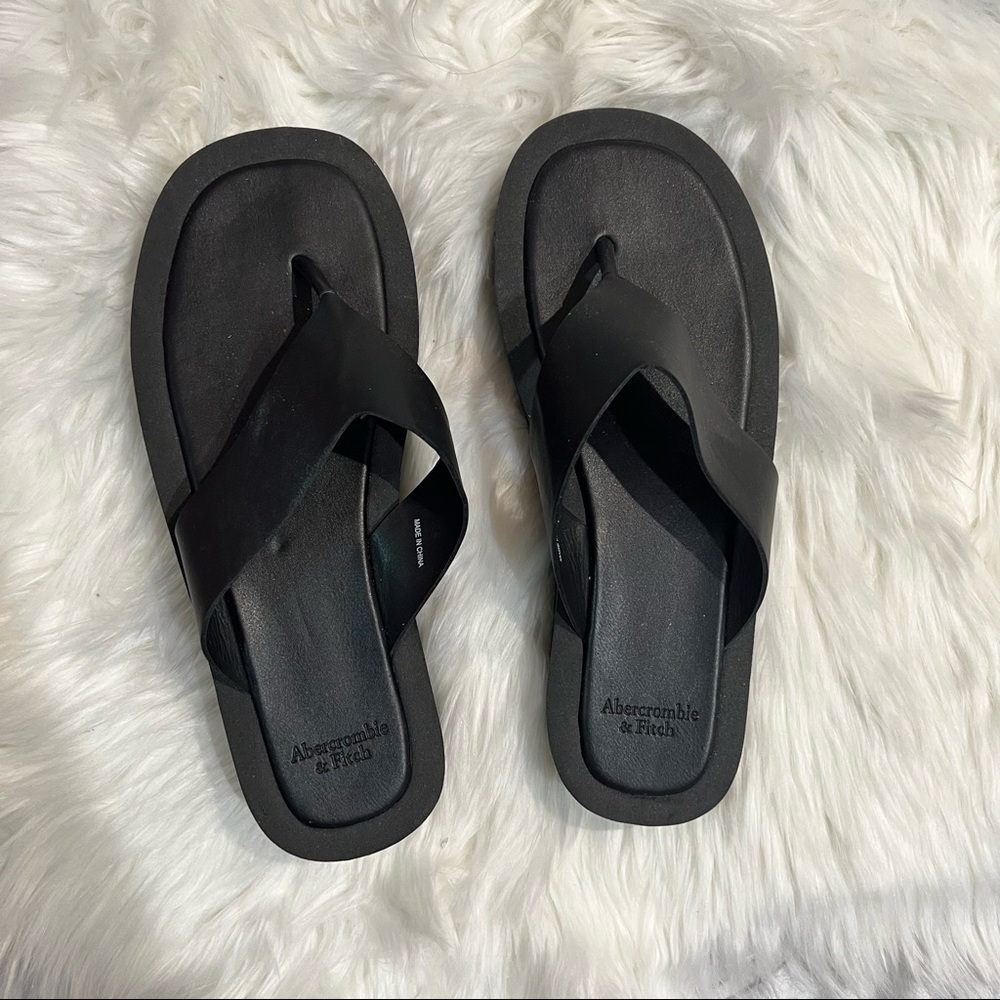 abercrombie & fitch flip flops.